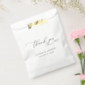 Elegante Schwarz-Weiß-Kalligrafie-Hochzeit Geschenktütchen (Versiegelt)