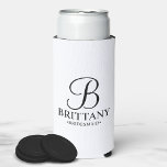 Elegante Schwarz-Weiß Personalisierte Bridesmaid C Selters Dosenkühler<br><div class="desc">Elegante Personalisierte Bridesmaid-Geschenke in Schwarz und Weiß mit personalisierten Monogrammen im eleganten,  schwarz- Schriftart-Stil mit Name und Titel der Brautjungfrau in klassischem Serif-Schriftart-Stil auf weißem Hintergrund. Auch perfekt für Trauzeugen,  Trauzeuge,  Brautvater,  Trauzeugin,  Blume Mädchen,  Brautmutter und mehr.</div>