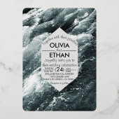 Elegante Schwarz-Weiß-Waves Hochzeit im Ozean Folieneinladung (Vorderseite)