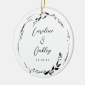 Elegante Schwarz-weiße Blumenzeremonie Keramik Ornament (Links)