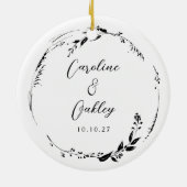 Elegante Schwarz-weiße Blumenzeremonie Keramik Ornament (Hinten)