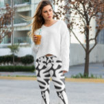elegante schwarz-weiße Gymnastik Leggings<br><div class="desc">Erleben Sie Komfort und Stil mit unseren modernen trendigen Leggings. Diese Leggings sind mit einem abstrakten, gediegenen Muster ausgestattet und eignen sich ideal für beschäftigte Frauen, die sich mühelos und stilvoll gewollt fühlen. Sie sind mit größter Sorgfalt gestaltet und bieten eine angenehme Passform und sind so konzipiert, dass Sie den...</div>