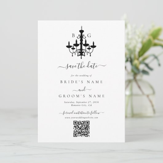 Elegante Schwarz-weiße Kronleuchter Monogram Weddi Save The Date (Stehend Vorderseite)
