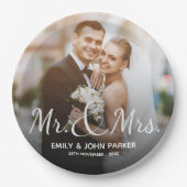Elegante Schwarz-weiße Mr. and Mrs. Round Wedding Pappteller (Vorderseite)