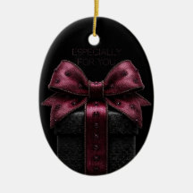 Elegante schwarze Geschenkbox mit burgunderroter S