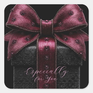 Elegante schwarze Geschenkbox mit burgunderroter S Quadratischer Aufkleber