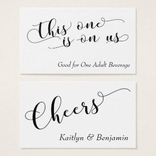 Elegante schwarze Typografie auf weißen Getränkeka