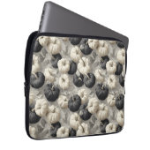 Elegante schwarze und weiße Pumpkins Laptopschutzhülle (Vorne Rechts)