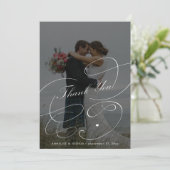 Elegante Schwarzweiß-2-Foto-Hochzeit Dankeskarte (Stehend Vorderseite)