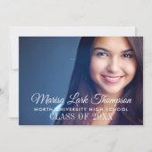 Elegante Script 2025 Custom Foto Graduation Party Einladung (Vorderseite)
