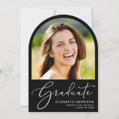 Elegante Script Arch Foto Black Graduation Party Einladung (Vorderseite)