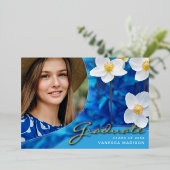 Elegante Script-Blume | Moderne Foto Grad Card Folieneinladung (Stehend vorne)