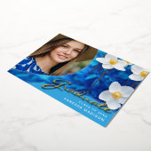 Elegante Script-Blume | Moderne Foto Grad Card Folieneinladung (Gedreht)