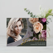 Elegante Script-Blume | Moderne Foto Grad Card Folieneinladung (Stehend vorne)