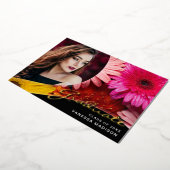 Elegante Script-Blume | Moderne Foto Grad Card Folieneinladung (Gedreht)