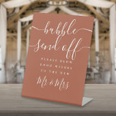 Elegante Script Bubble Senden von Terracotta Sockelschild