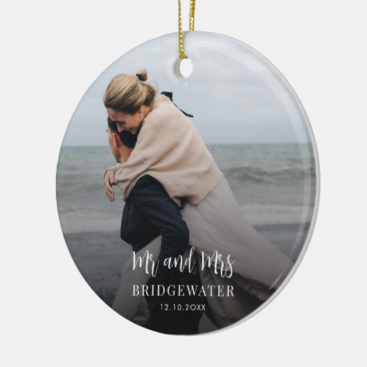 Elegante Script Couples Foto Minimalistisch Weihna Keramik Ornament (Links)