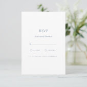 Elegante Script Dusty Blue & White RSVP Card (Stehend Vorderseite)