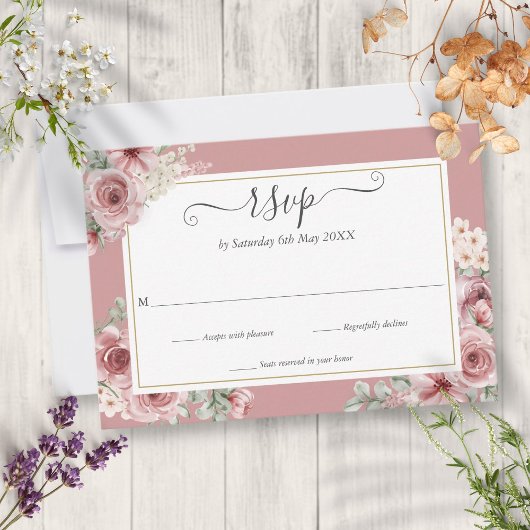 Elegante Script Dusty Rose Floral Wedding RSVP Karte