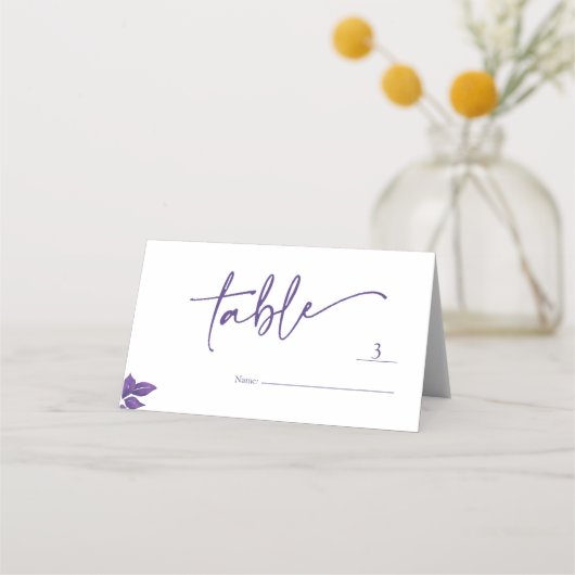 Elegante Script Emerald Lila Eucalyptus Wedding Platzkarte (Rückseite)