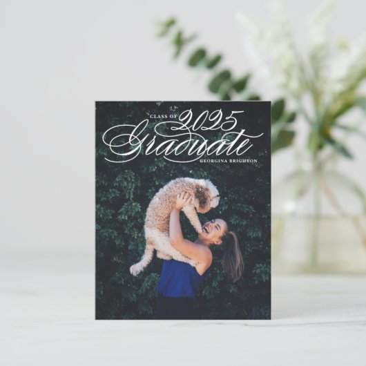 Elegante Script-Klasse von 2024 Abschluss Einladun (Stehend Vorderseite)