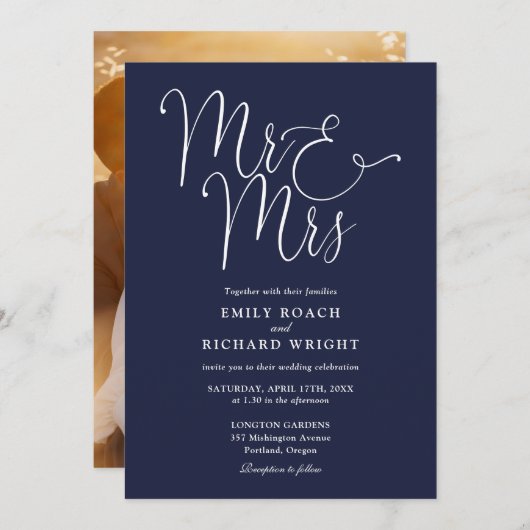 Elegante Script Mr. and Mrs. Foto Navy Blue Weddin Einladung (Vorne/Hinten)