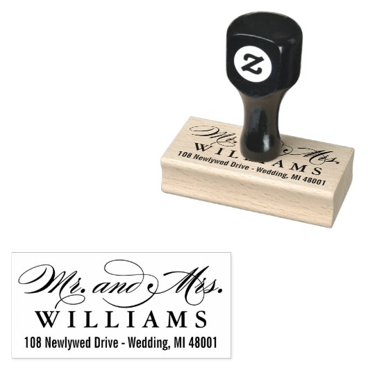 Elegante Script Mr. and Mrs. Wedding Rücksendeadre Gummistempel (Stempel)