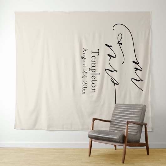 Elegante Script Mr. & Mrs. Cream Foto Hintergrund Wandteppich (Beispiel (Horizontal))