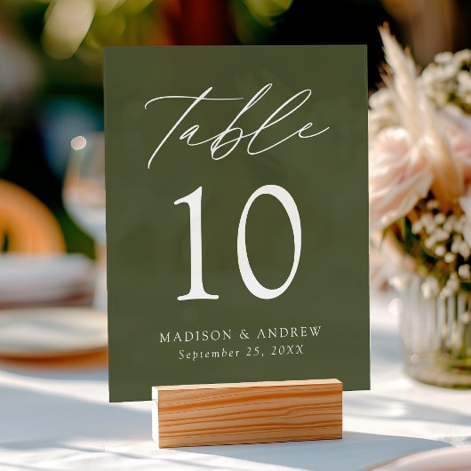 Elegante Script Olive Green Wedding Tischnummer Acrylschild