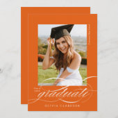 Elegante Script QR Code Foto Graduation Party Einladung (Vorne/Hinten)