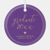 Elegante Script Royal Lila Graduate 2024 Ornament Aus Glas (Vorderseite)