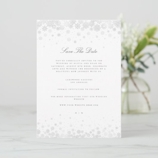 Elegante Script Snowflakes Save the Date Karte (Stehend Vorderseite)