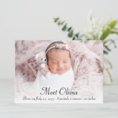 Elegante Script Stats Foto Collage Baby Girl Birth Ankündigung (Stehend Vorderseite)