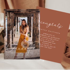 Elegante Script Terracotta Foto Graduation Party Einladung