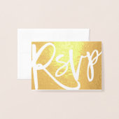 Elegante Script Wedding RSVP Initials Text Gold Folienkarte (Vorderseite mit Umschlag)