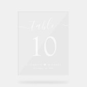 Elegante Script White Wedding Tischnummer Acrylschild (Vorderseite)