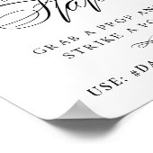 Elegante Selfie Station Schwarzes Skript | Soziale Poster (Ecke)