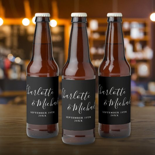 Elegante Signatur-Script Schwarz-Weiß-Hochzeit Bierflaschenetikett