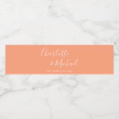 Elegante Signature Script Peach Hochzeit Wasserflaschenetikett (Einzelnes Label)