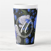 Elegante silberblaue, elegante Retrofloralen Milchtasse (Vorderseite)