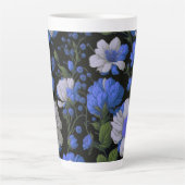 Elegante silberblaue, elegante Retrofloralen Milchtasse (Vorderseite)