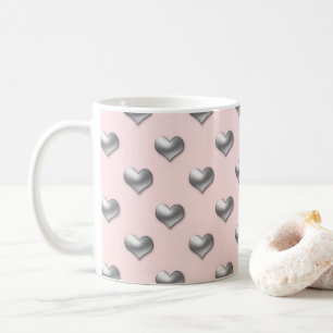 Elegante Silberherzen auf weichem rosa Hintergrund Kaffeetasse