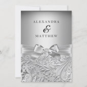 Elegante Silver Bow Silver Leaf Swirl Wedding Einladung (Vorderseite)
