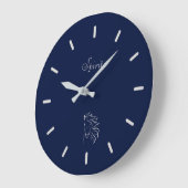 Elegante Silver Gray Horse Silhouette auf Navy Blu Große Wanduhr (Winkel)
