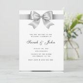 Elegante Silver Ribbon Wedding Einladung (Stehend Vorderseite)