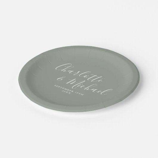 Elegante Silver Sage Signature Wedding Pappteller (Schrägansicht)