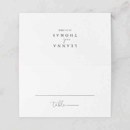 Elegante Simple Calligraphy Wedding Platzkarte (Außenseite Aufgefaltet)