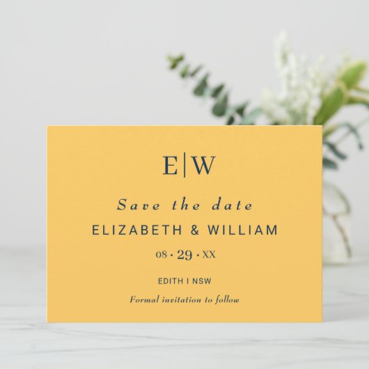 Elegante Simple Ray Blume mit Monogram Wedding Save The Date (Stehend Vorderseite)
