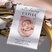 Elegante Skripterstellung. Geburt des Fotos Ankündigung