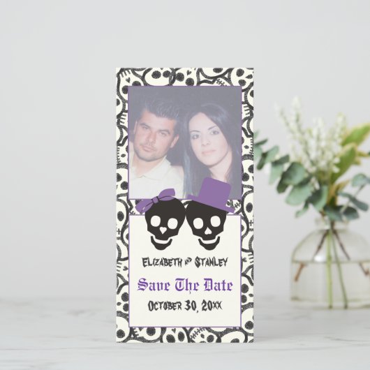 Elegante Skulls Halloween Hochzeit Save the Date (Stehend Vorderseite)